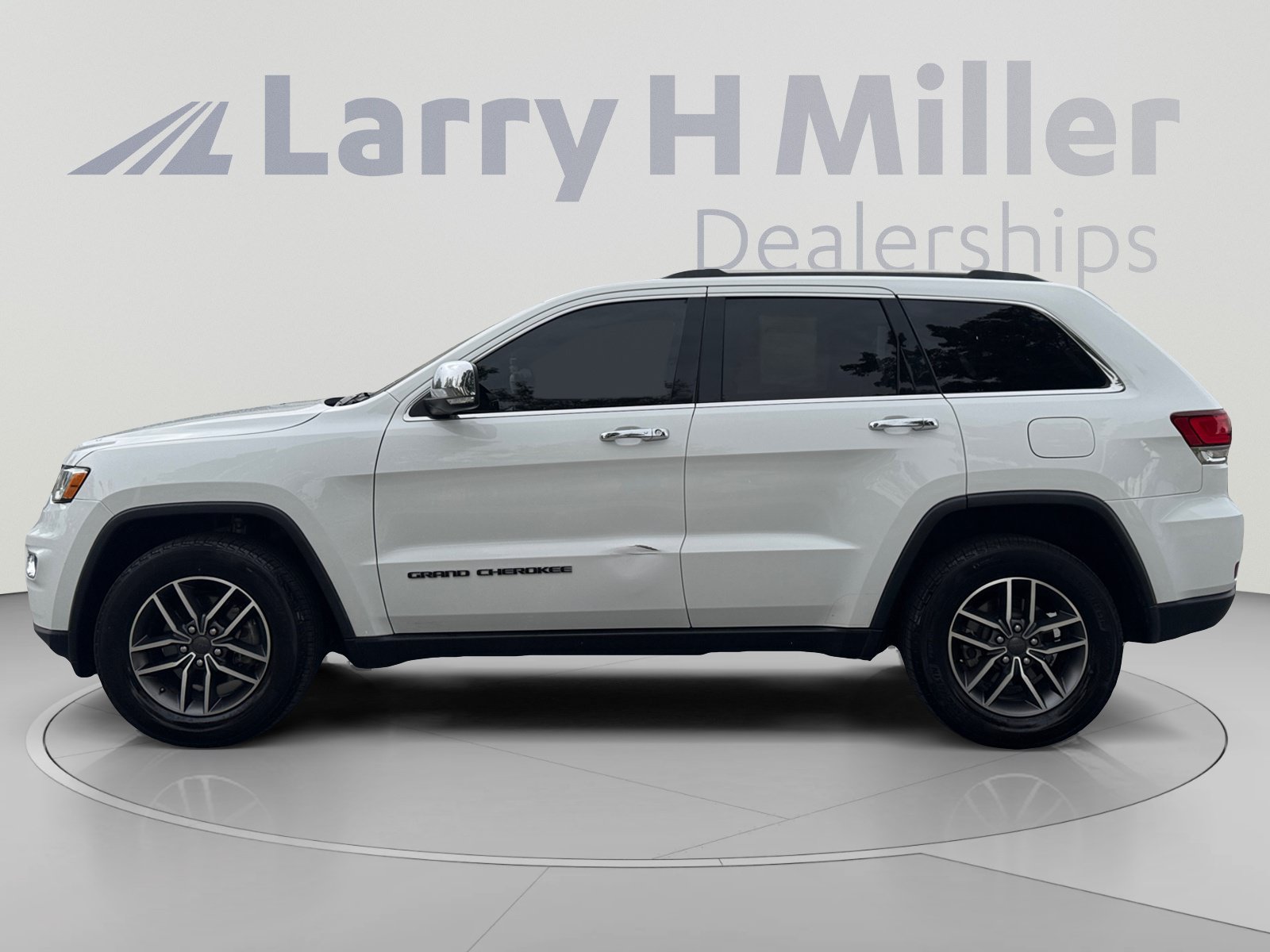 Used 2020 Jeep Grand Cherokee Limited w/ Trailer Tow Group IV AWD/4WD image 2