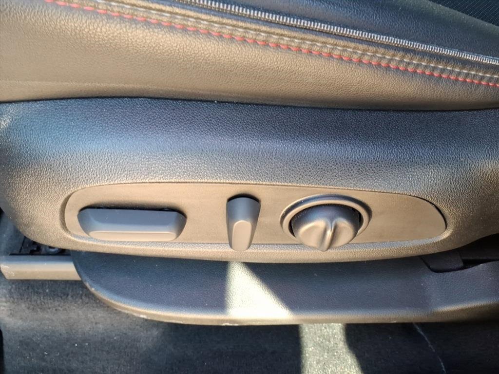 Used 2023 Chevrolet Traverse RS image 17