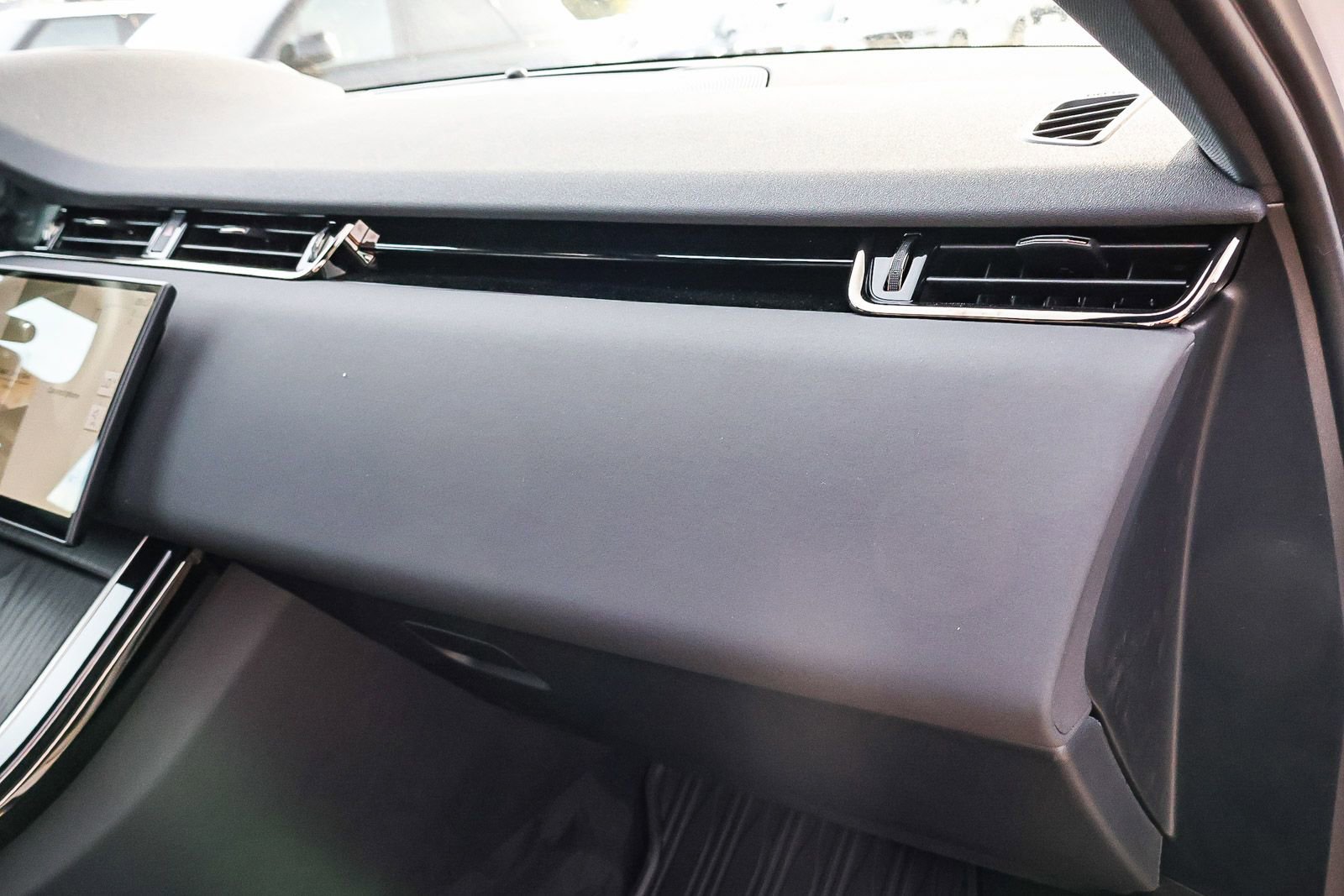 New 2026 Land Rover Range Rover Evoque Dynamic SE image 18