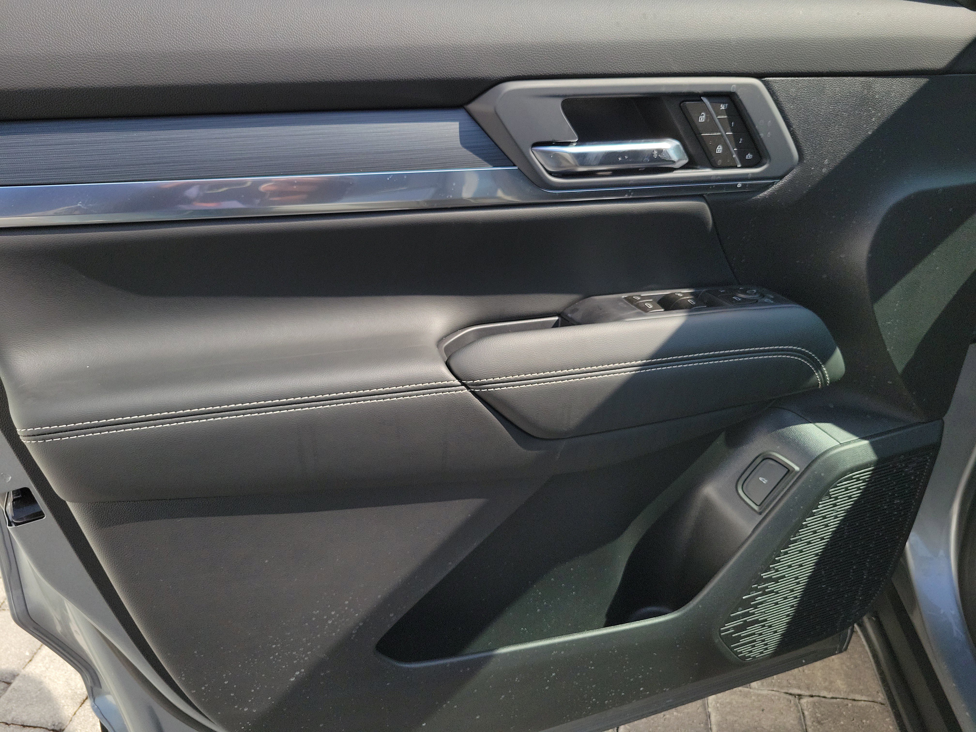 New 2026 GMC Terrain Elevation w/ Elevation Premium Package FWD image 18