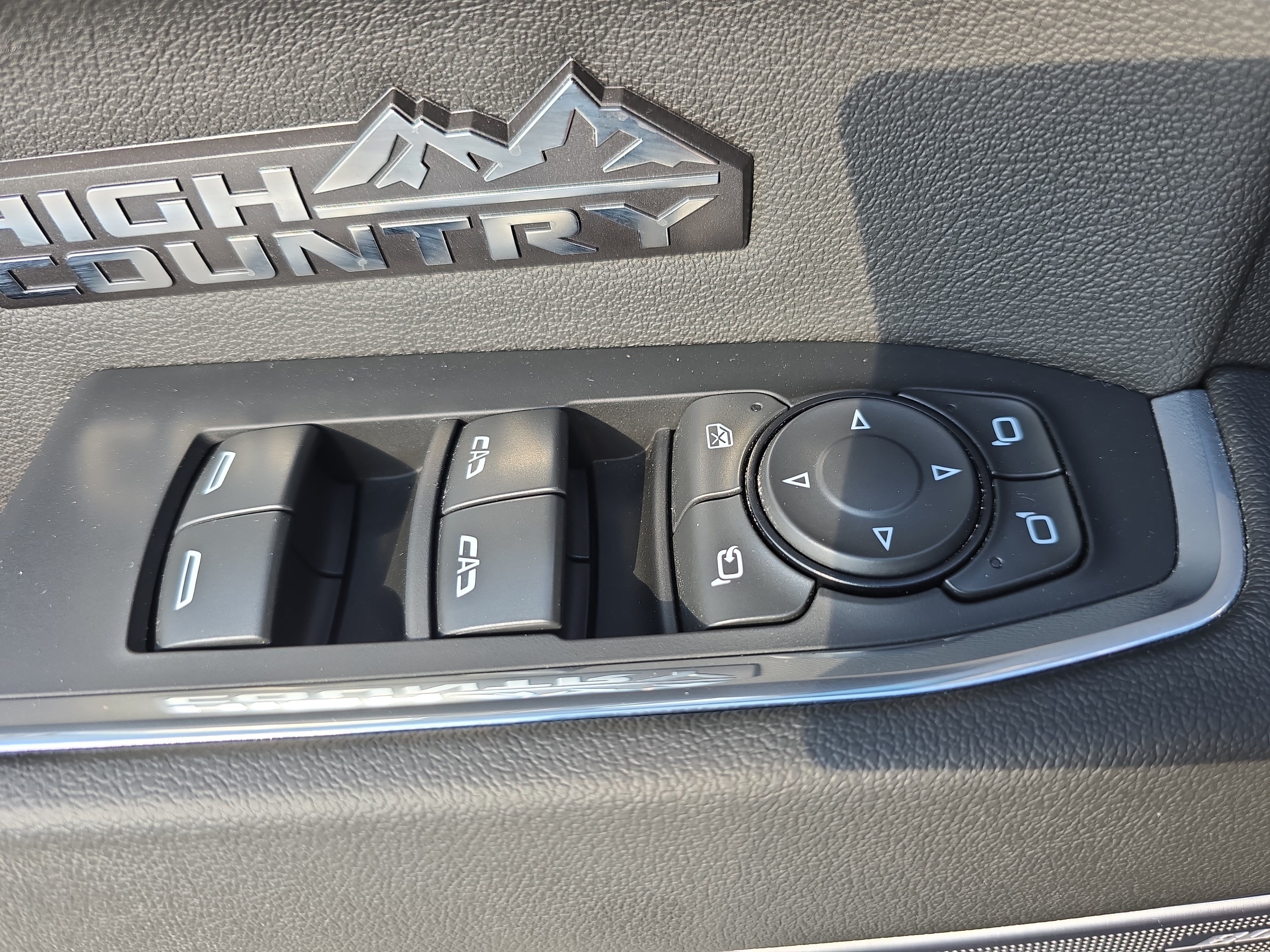 Used 2024 Chevrolet Silverado 1500 High Country w/ High Country Premium Package AWD/4WD image 29