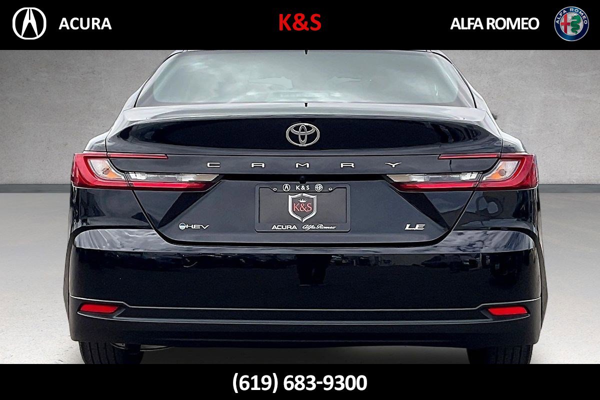 Used 2025 Toyota Camry LE FWD image 32