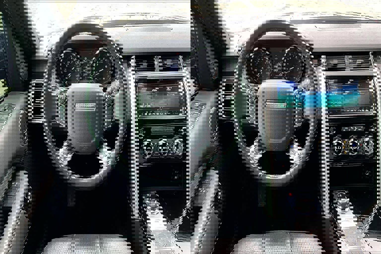 Used 2017 Land Rover Discovery HSE image 5