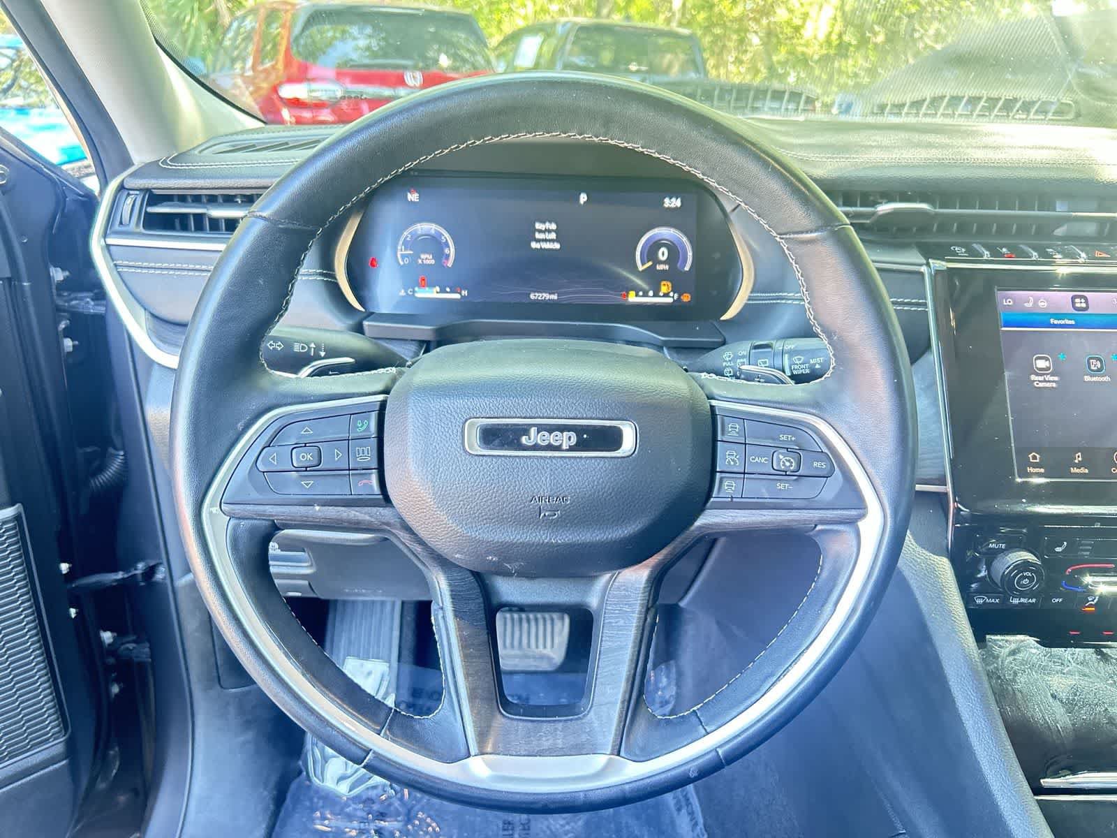 Used 2022 Jeep Grand Cherokee Limited RWD image 16