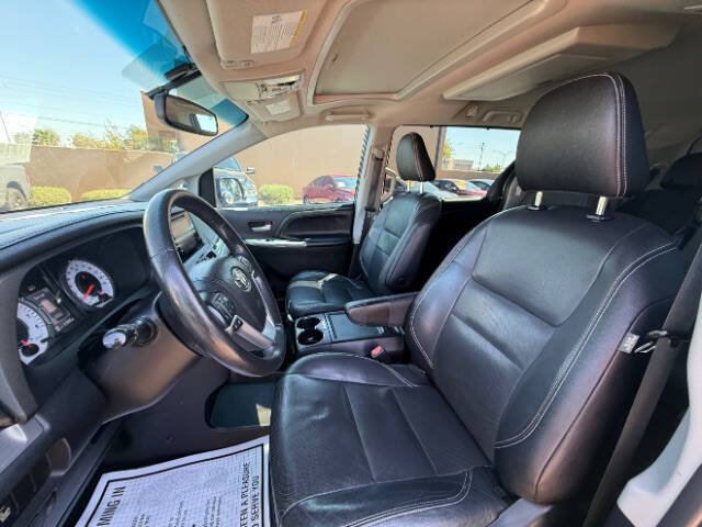 Used 2015 Toyota Sienna SE Premium FWD image 15