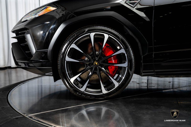 Used 2024 Lamborghini Urus S image 12