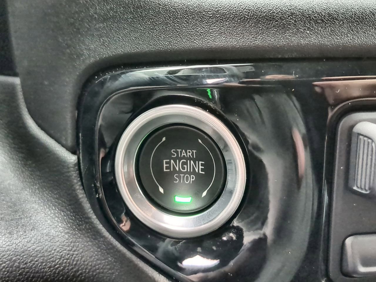 New 2025 GMC Sierra 2500 SLT w/ SLT Premium Package image 17