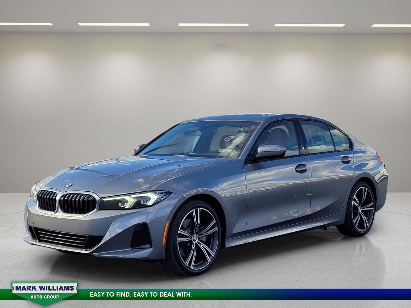 Used 2023 BMW 330i xDrive Sedan w/ Premium Package image 4