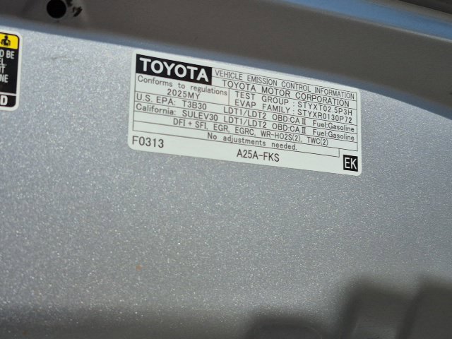 Used 2025 Toyota RAV4 XLE FWD image 25