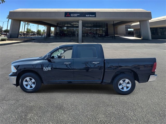Used 2022 RAM 1500 Classic SLT image 2