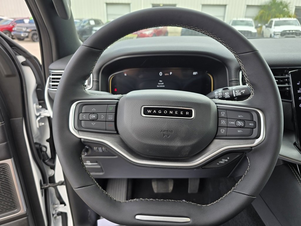 New 2025 Jeep Wagoneer L Series II w/ HD Trailer Tow Package w/25F image 18