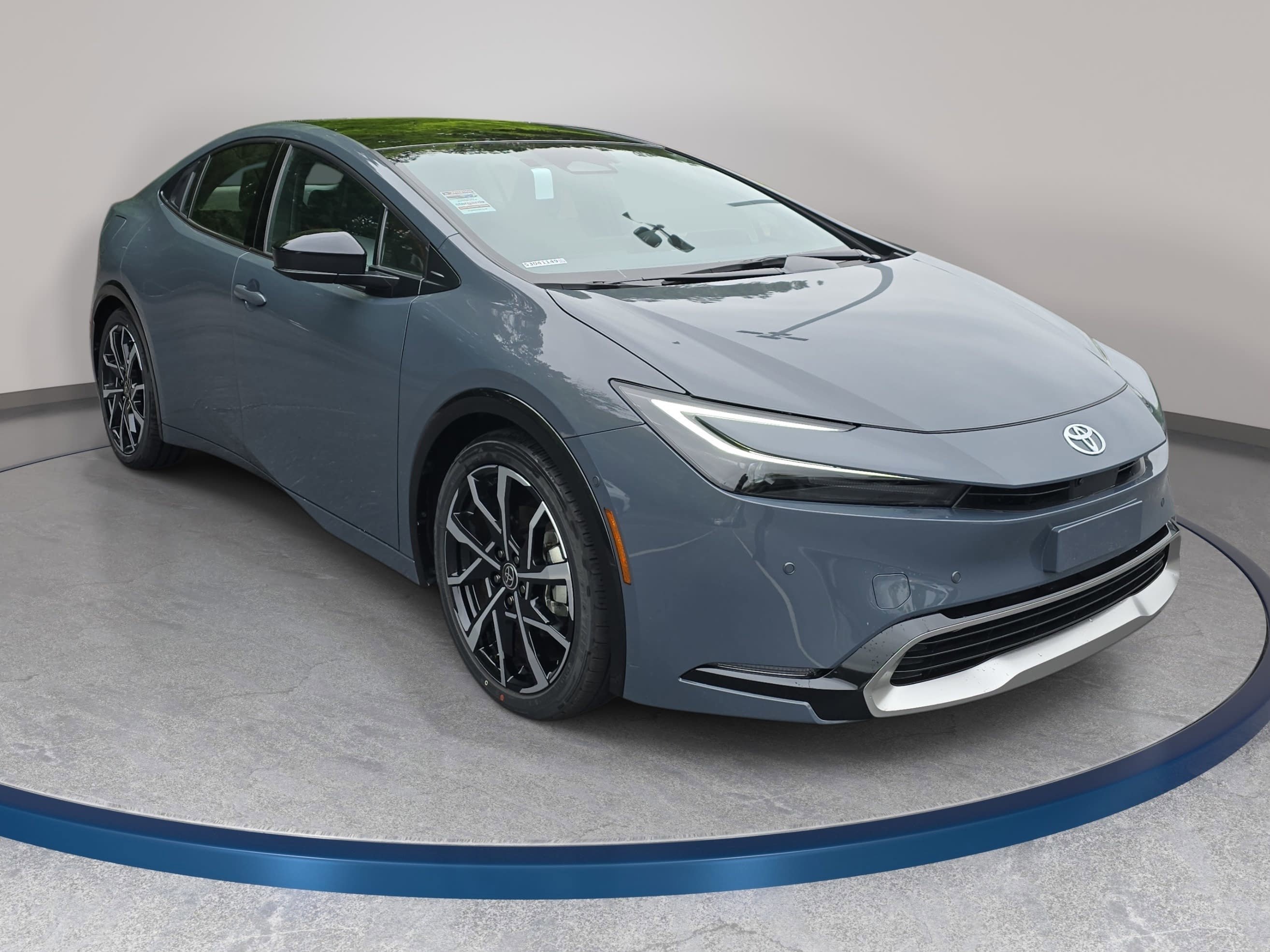 New 2025 Toyota Prius Plug-In Hybrid FWD image 3