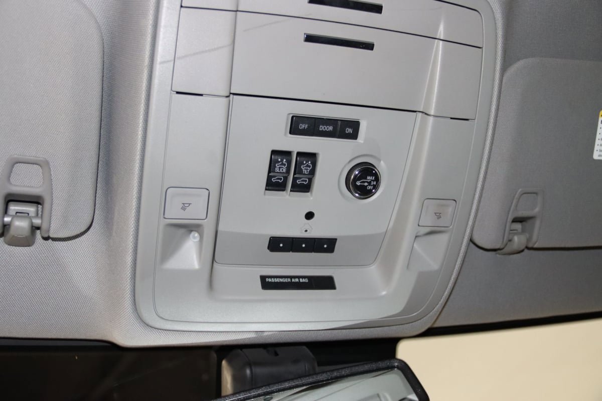 Used 2020 Chevrolet Suburban LT AWD/4WD image 50