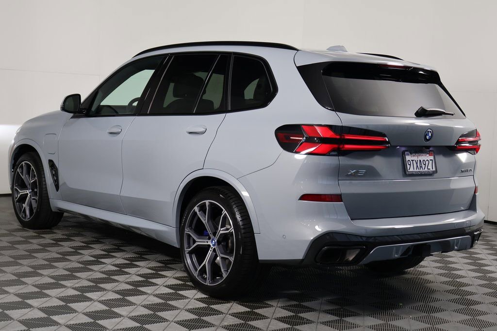 Used 2025 BMW X5 xDrive50e w/ M Sport Package image 6