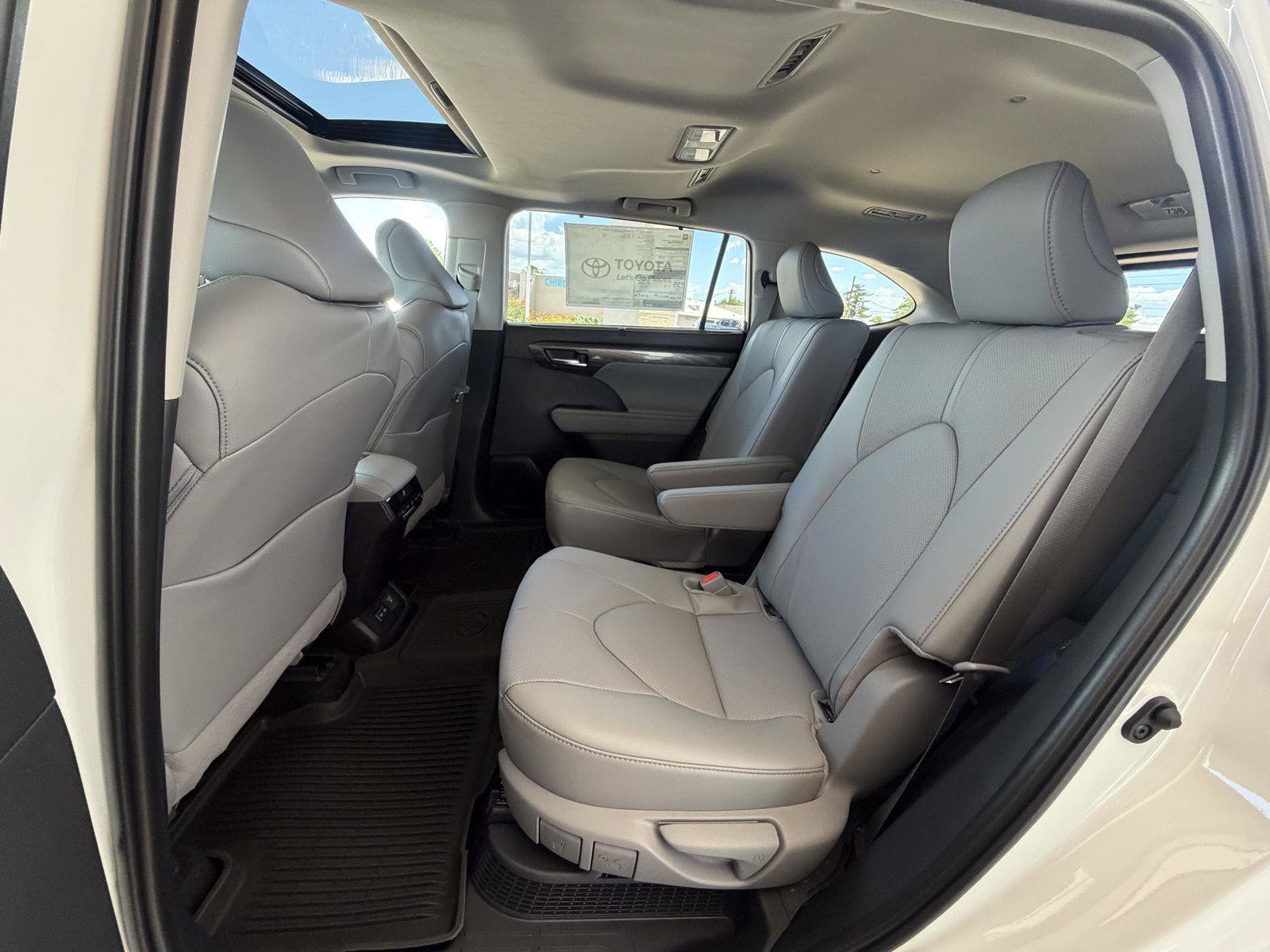 New 2026 Toyota Highlander Limited AWD/4WD image 13