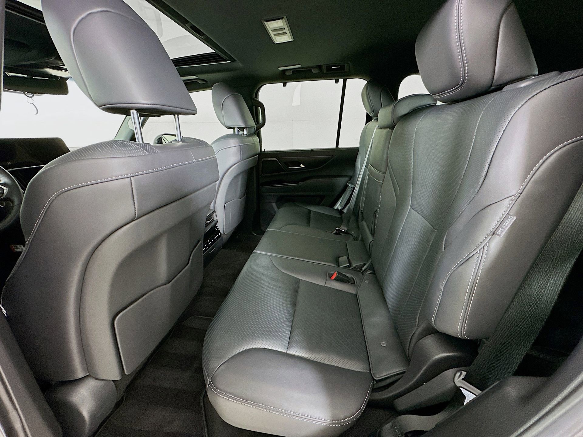 Used 2025 Lexus LX 700h Luxury image 27