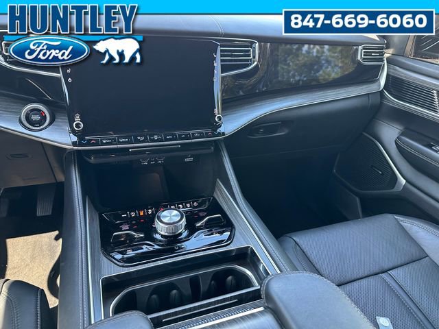 Used 2023 Jeep Wagoneer Series III w/ Convenience Group I image 16