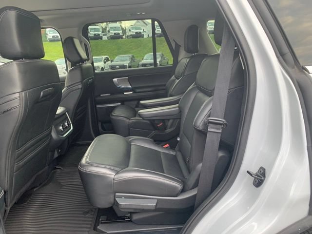 Certified 2025 Ford Expedition Platinum AWD/4WD image 21