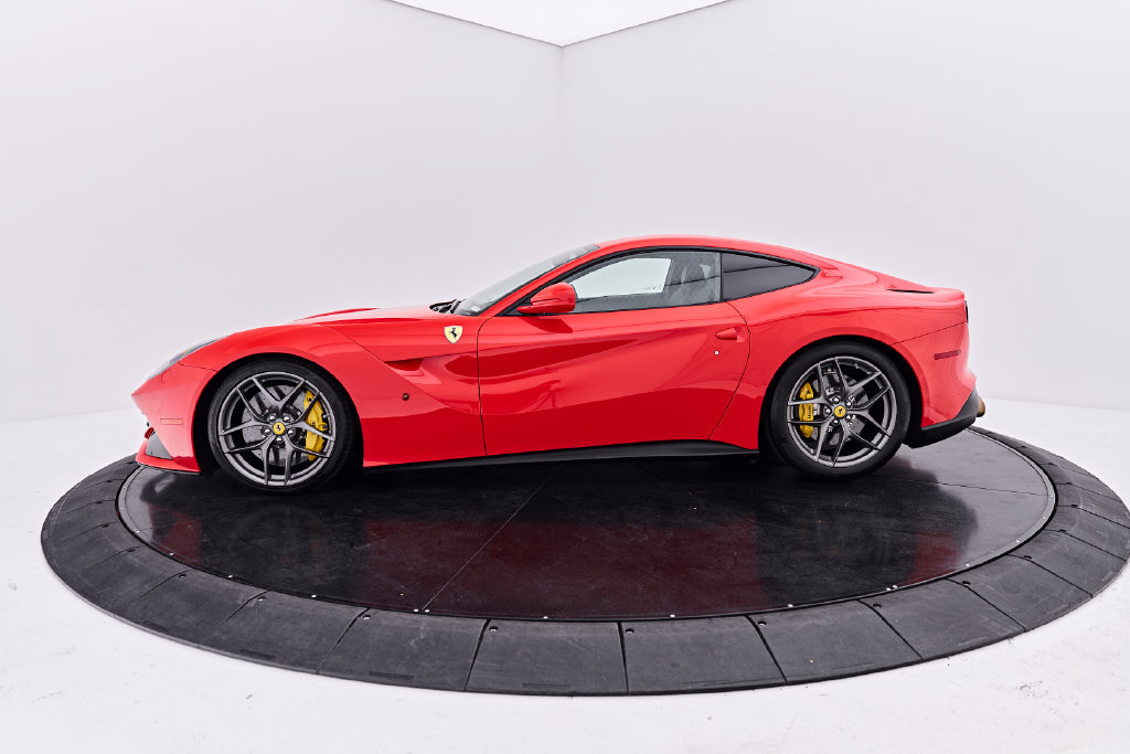 Used 2016 Ferrari F12 Berlinetta RWD image 14