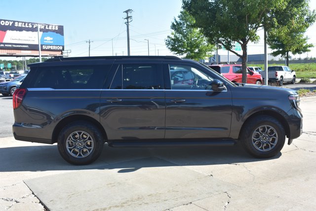 Used 2025 Ford Expedition Max Active RWD image 4