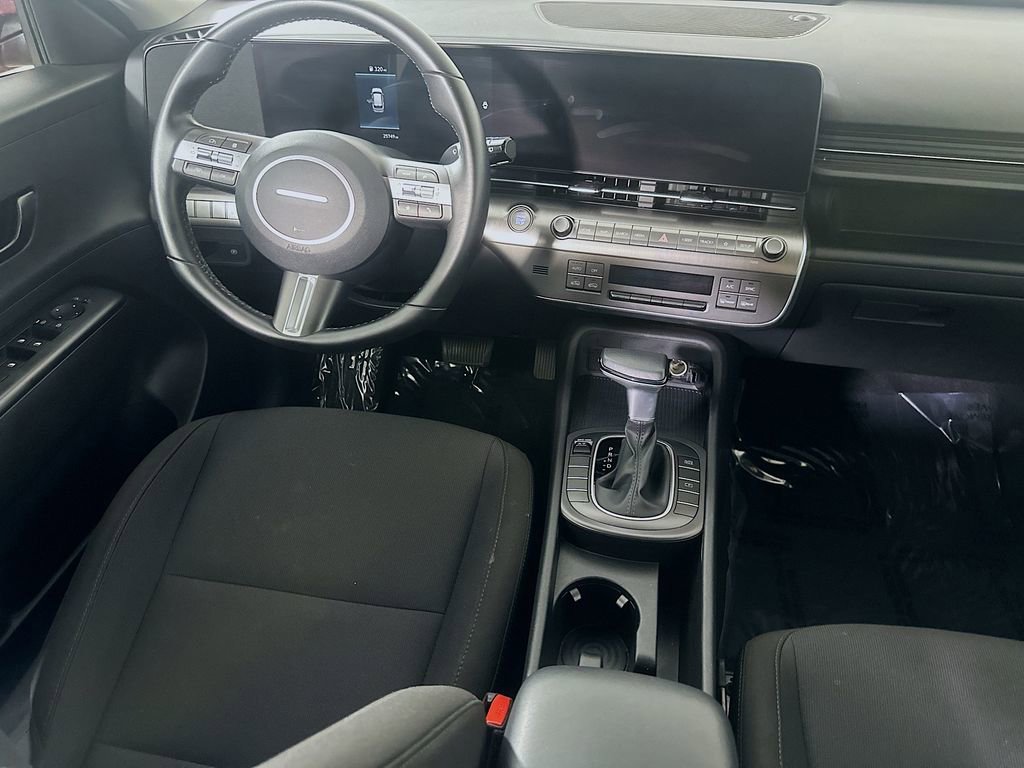 Used 2025 Hyundai Kona SEL FWD image 17