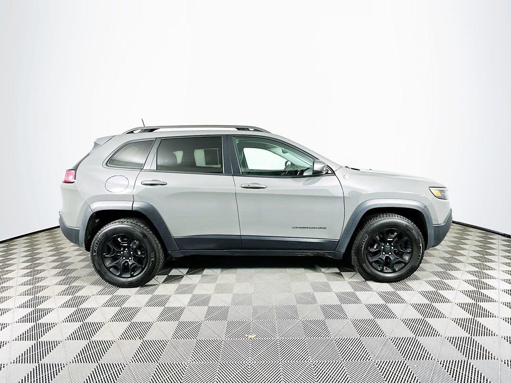 Used 2019 Jeep Cherokee Trailhawk w/ Cold Weather Group image 12