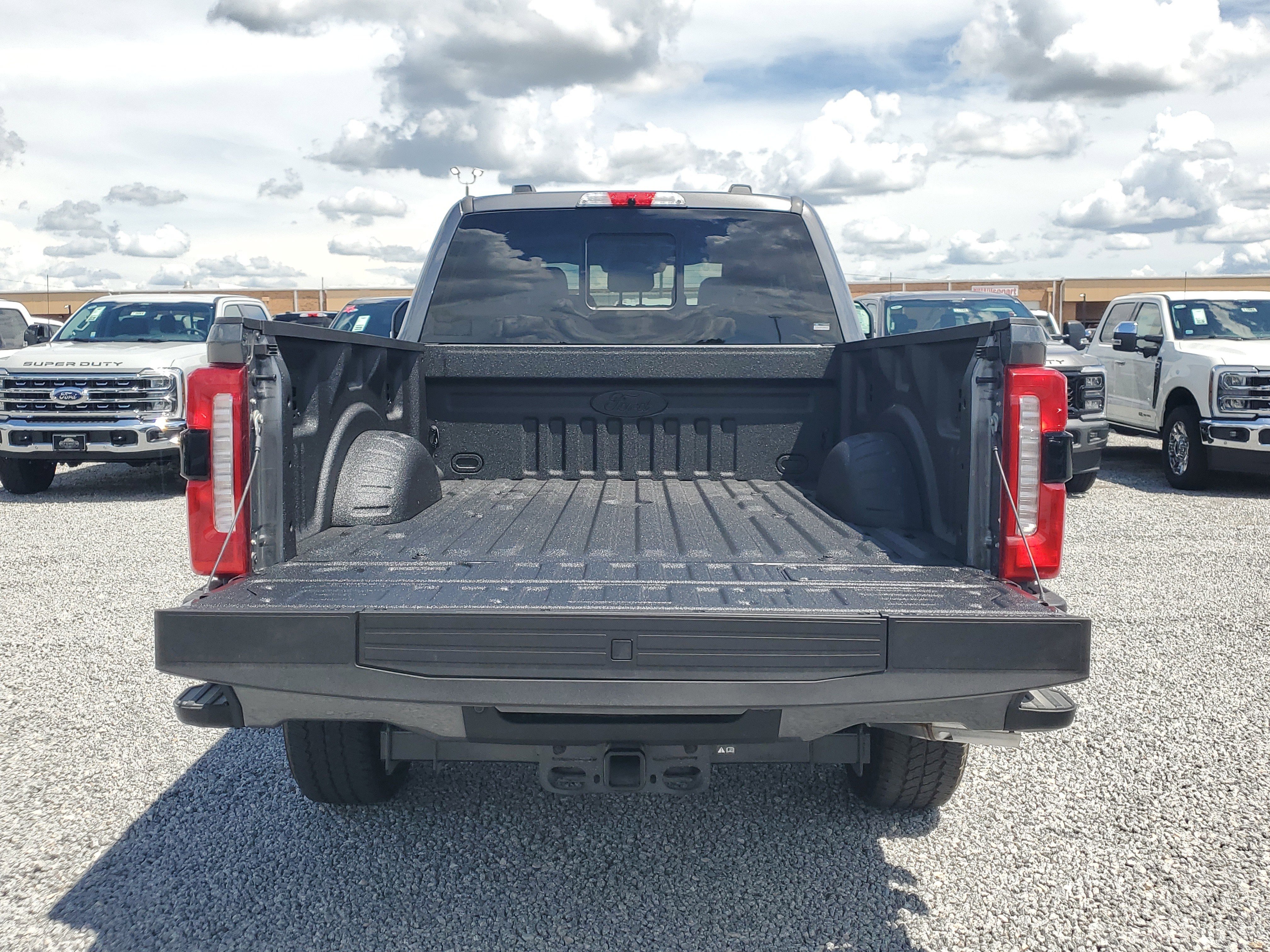 New 2026 Ford F250 Lariat w/ Black Appearance Package image 10