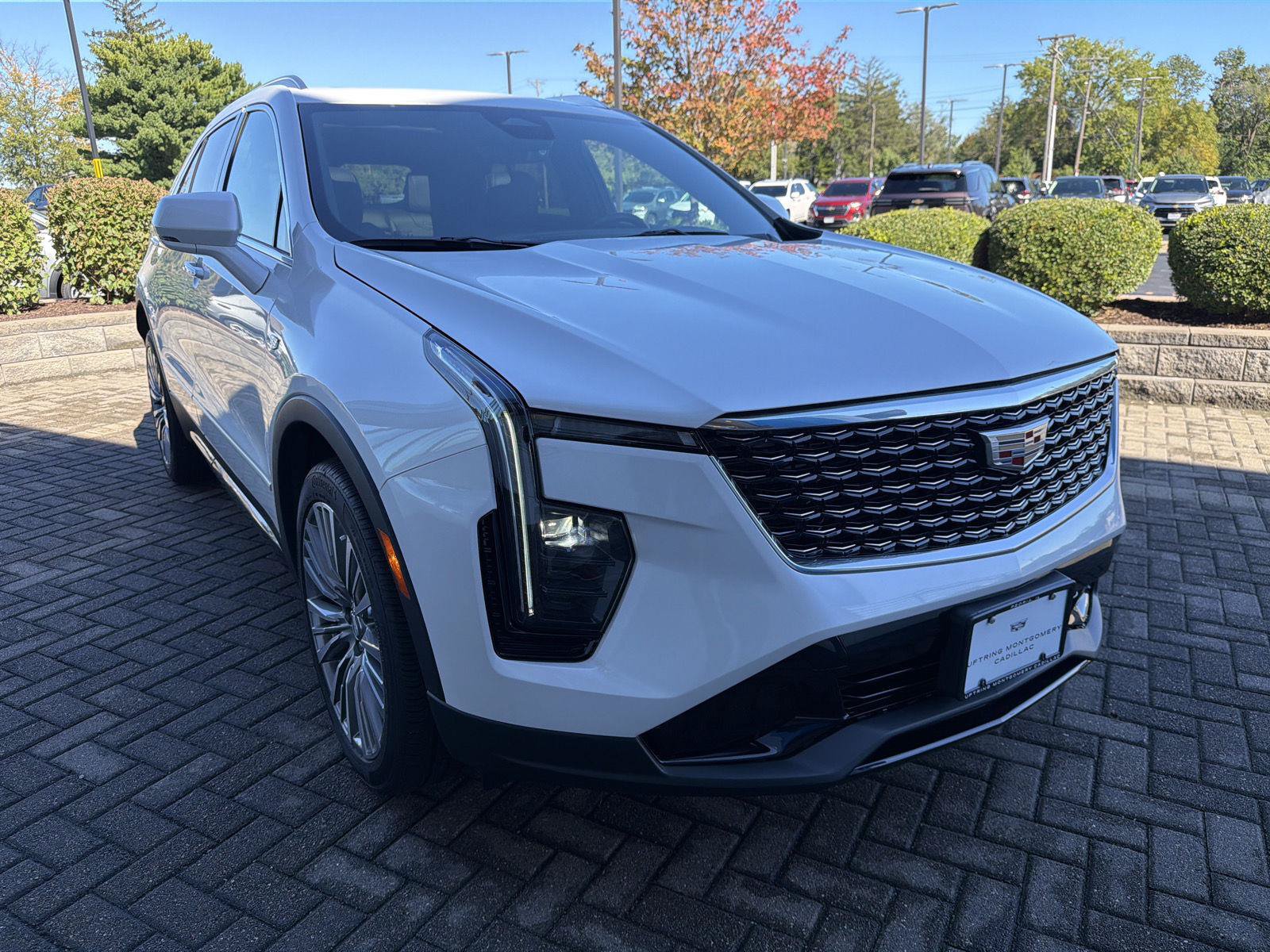 Used 2024 Cadillac XT4 Premium Luxury w/ Technology Package AWD/4WD image 7