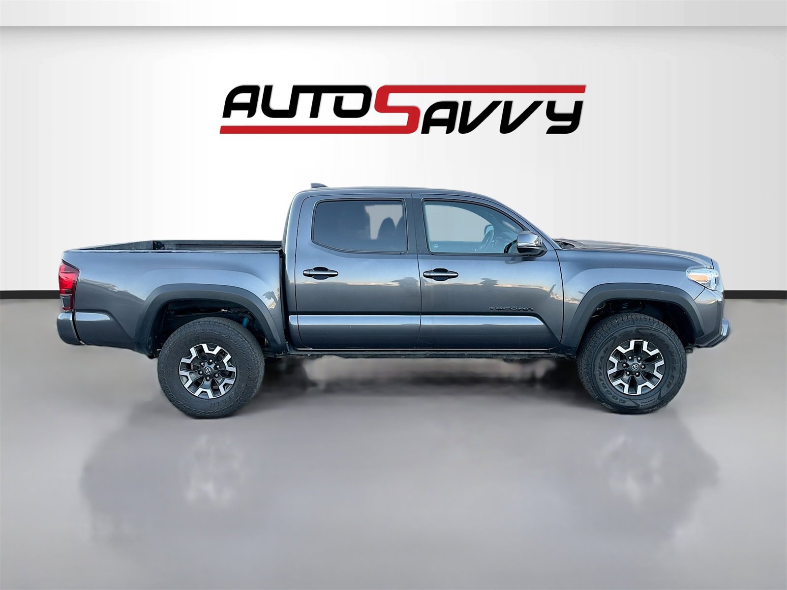 Used 2021 Toyota Tacoma TRD Off-Road image 8