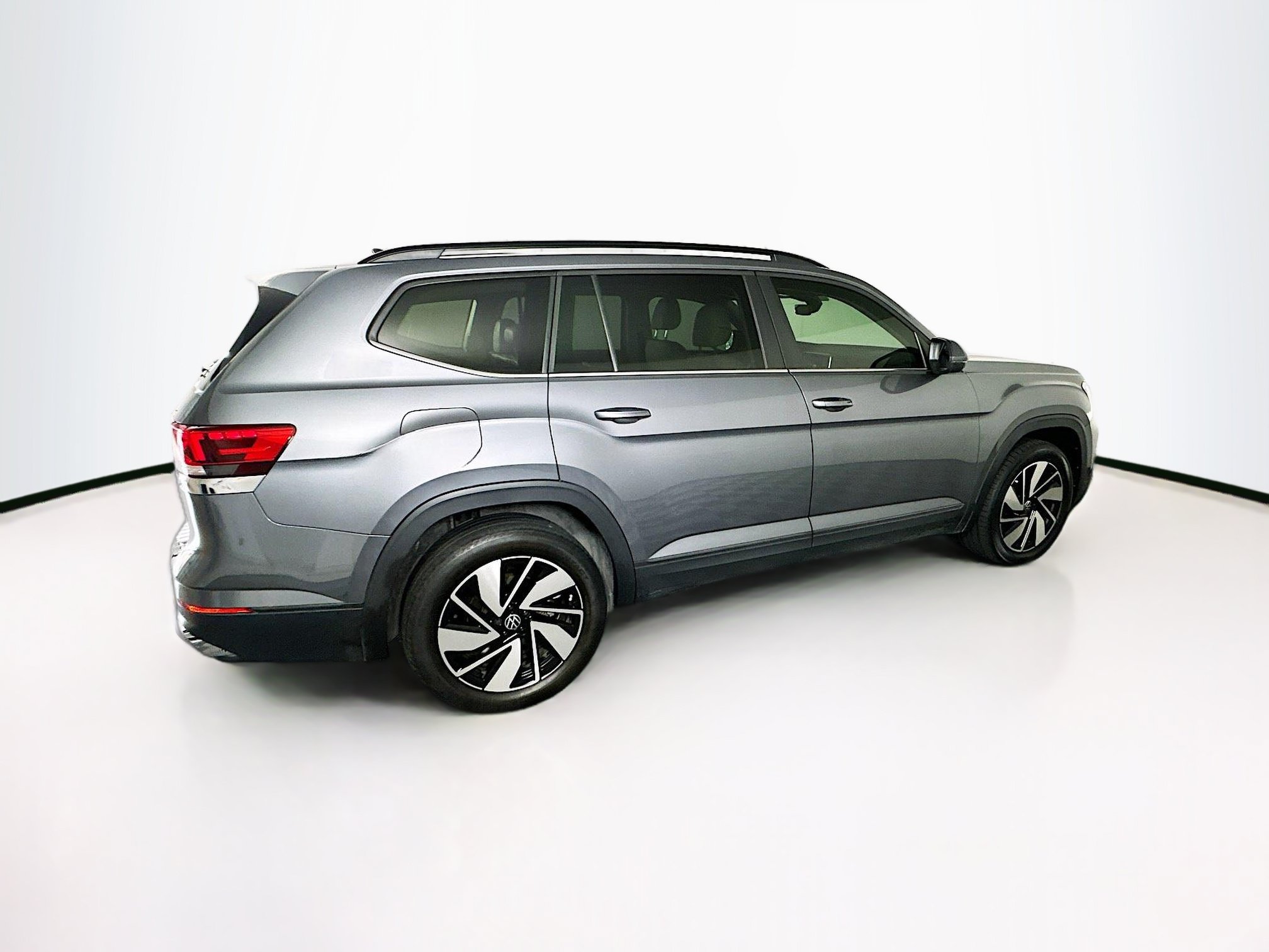 Used 2024 Volkswagen Atlas SE w/ Panoramic Sunroof Package FWD image 10