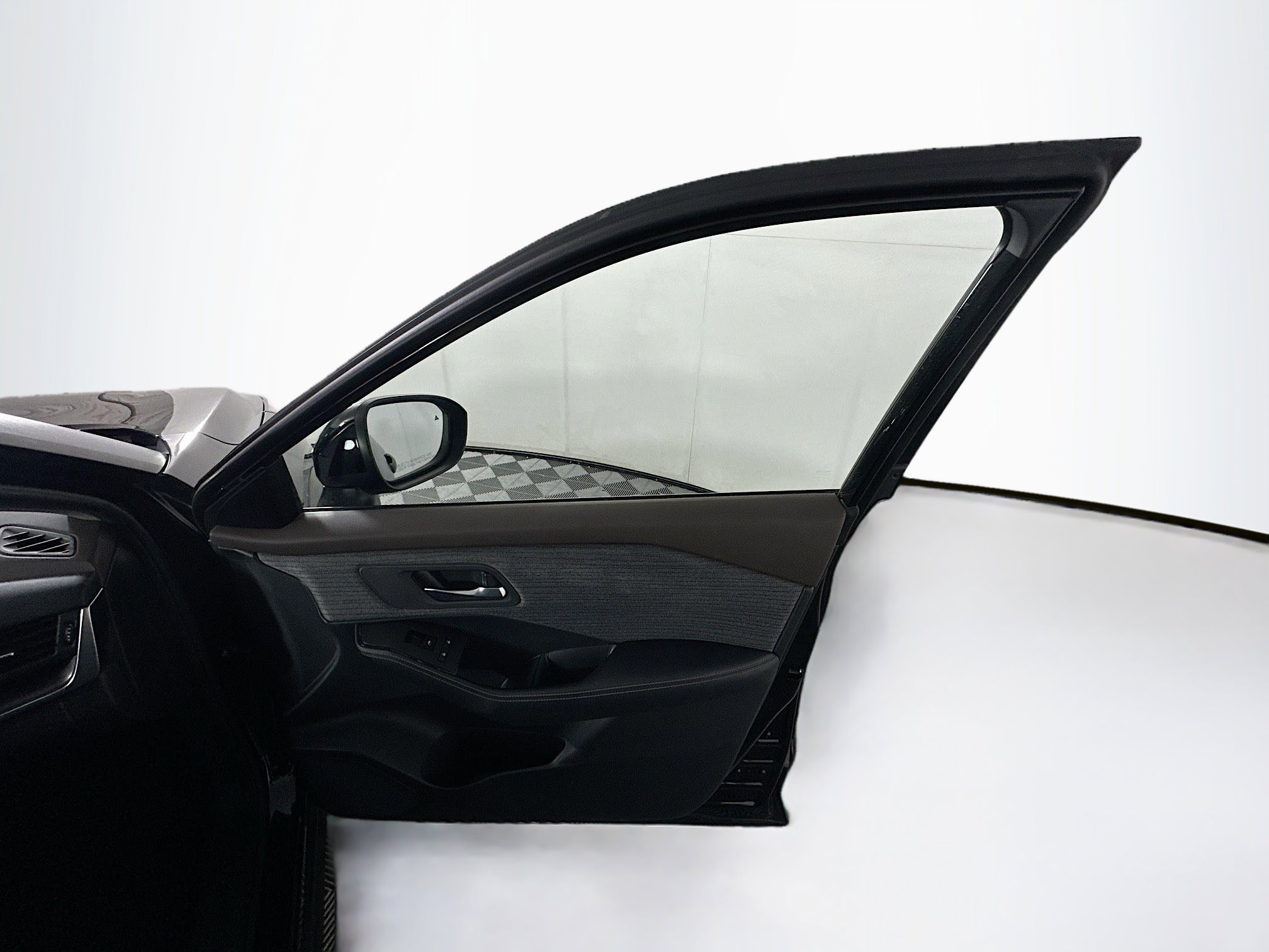 Used 2023 Nissan Rogue SV image 30