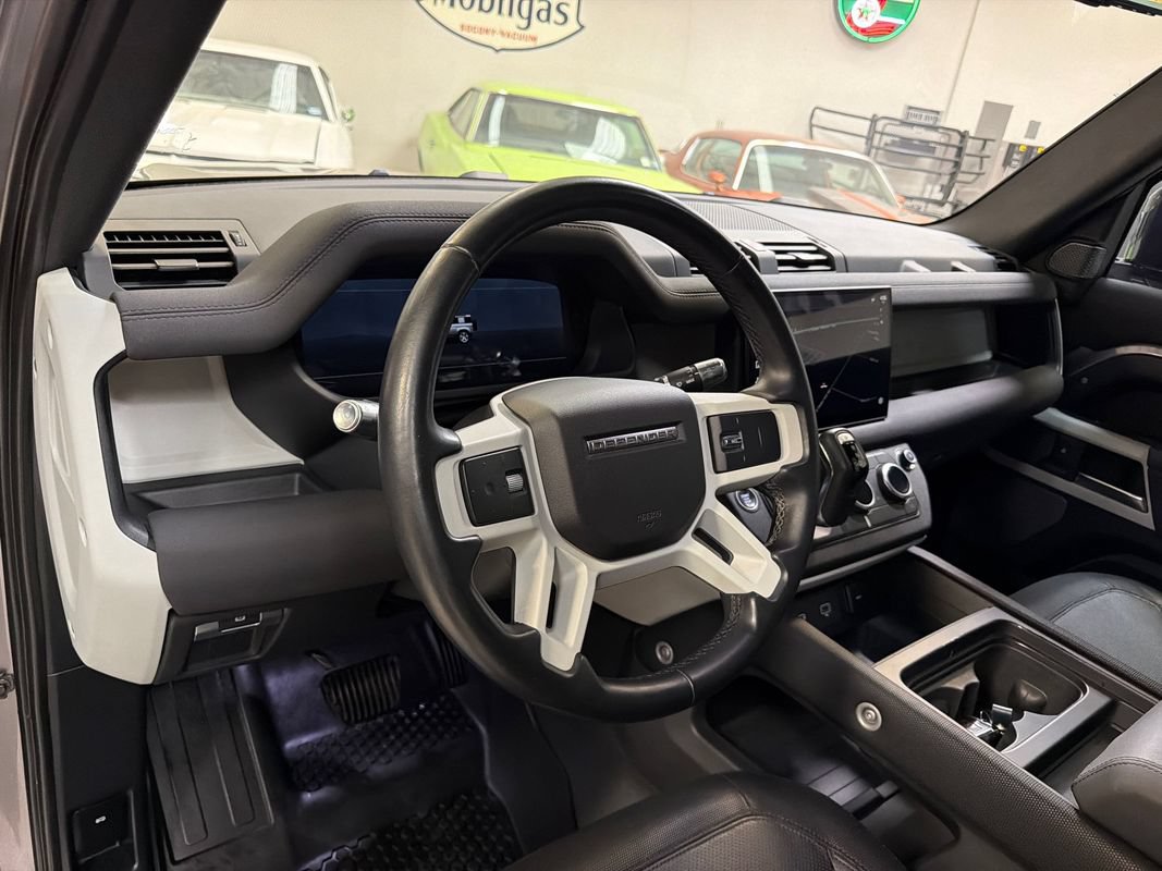 Used 2022 Land Rover Defender 110 X-Dynamic SE AWD/4WD image 27