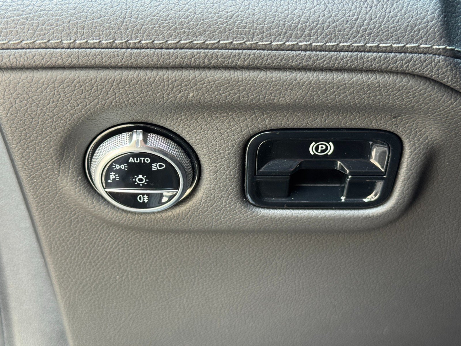 Used 2023 Mercedes-Benz EQE 500 4MATIC SUV image 18