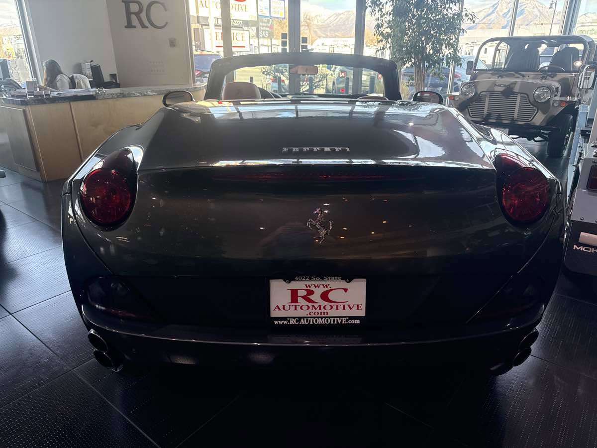 Used 2014 Ferrari California image 6