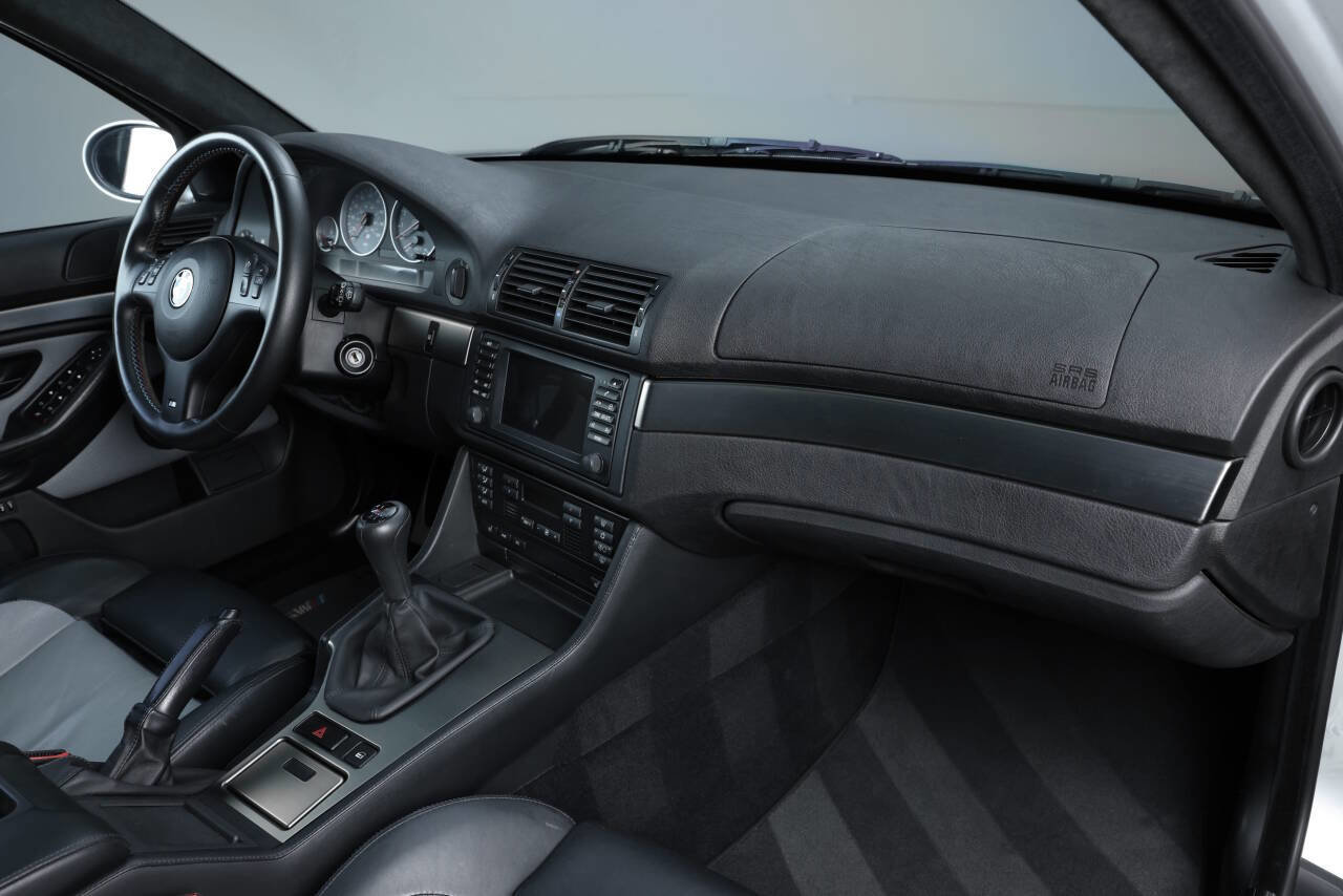 Used 2003 BMW M5 image 69