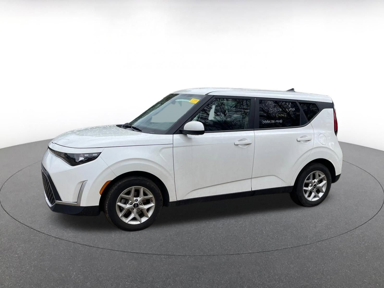 Used 2025 Kia Soul LX w/ LX Technology Package image 8