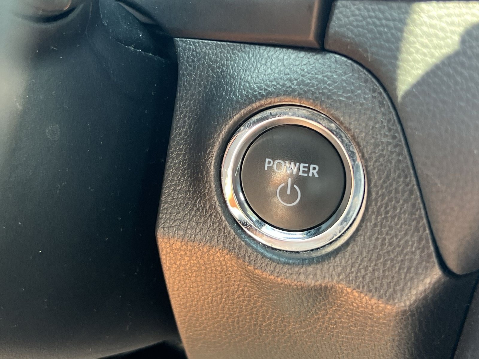 Used 2025 Toyota RAV4 XLE AWD/4WD image 28