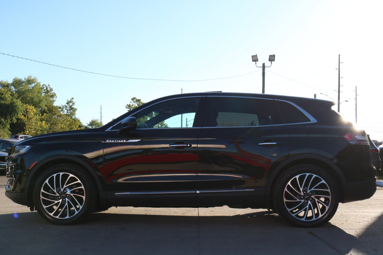Used 2019 Lincoln Nautilus Reserve image 13