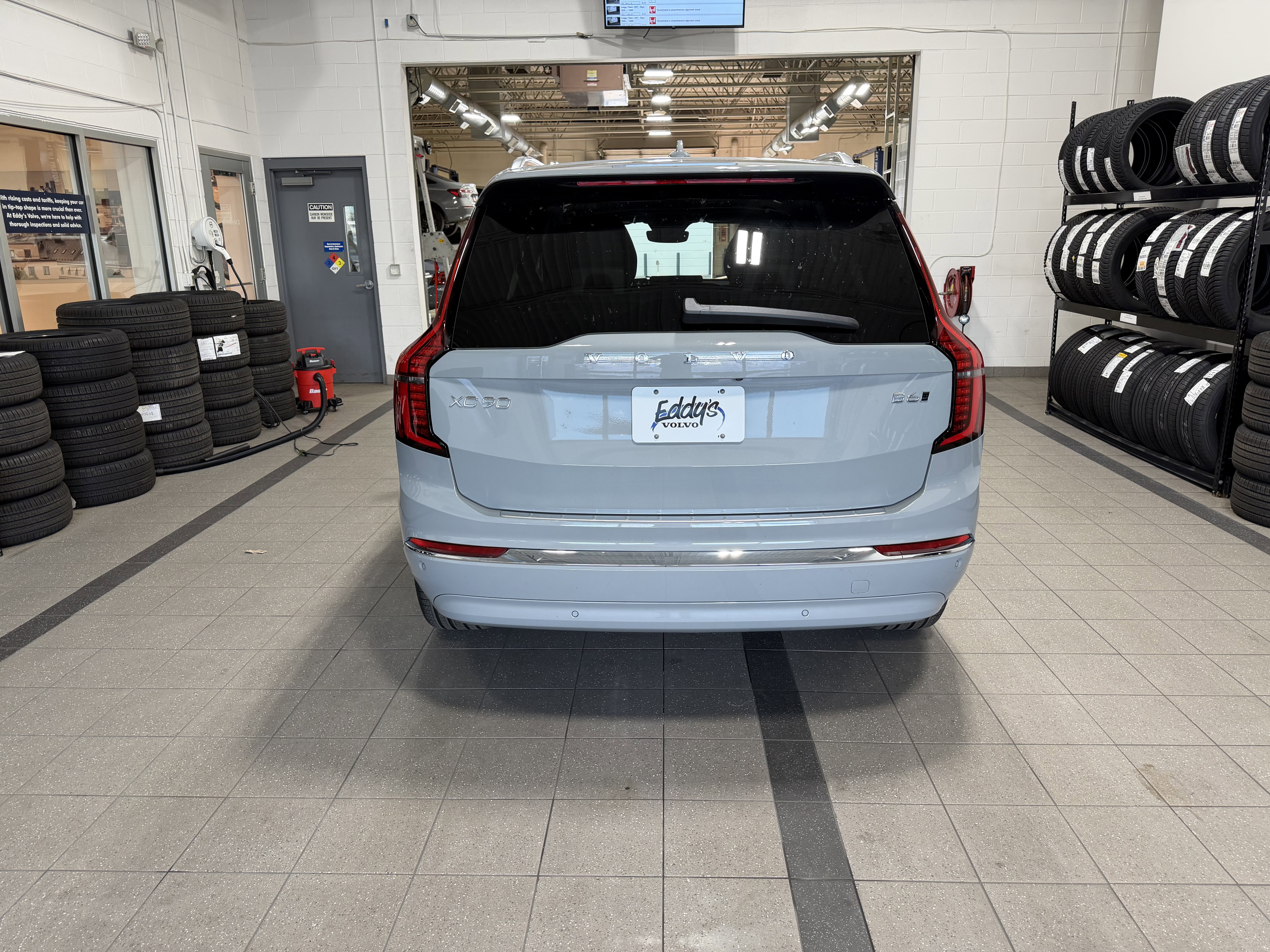 New 2026 Volvo XC90 B6 Plus w/ Protection Package Premier AWD/4WD image 8