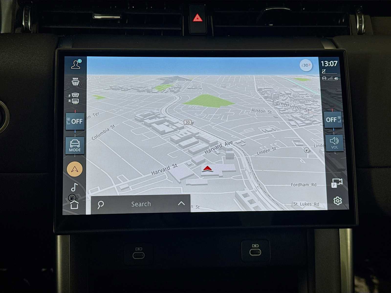 Used 2025 Land Rover Discovery Sport S image 14