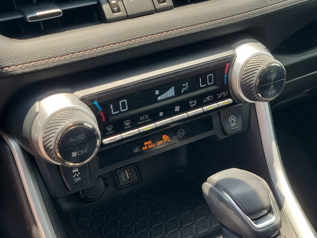Used 2023 Toyota RAV4 XLE Premium FWD image 27