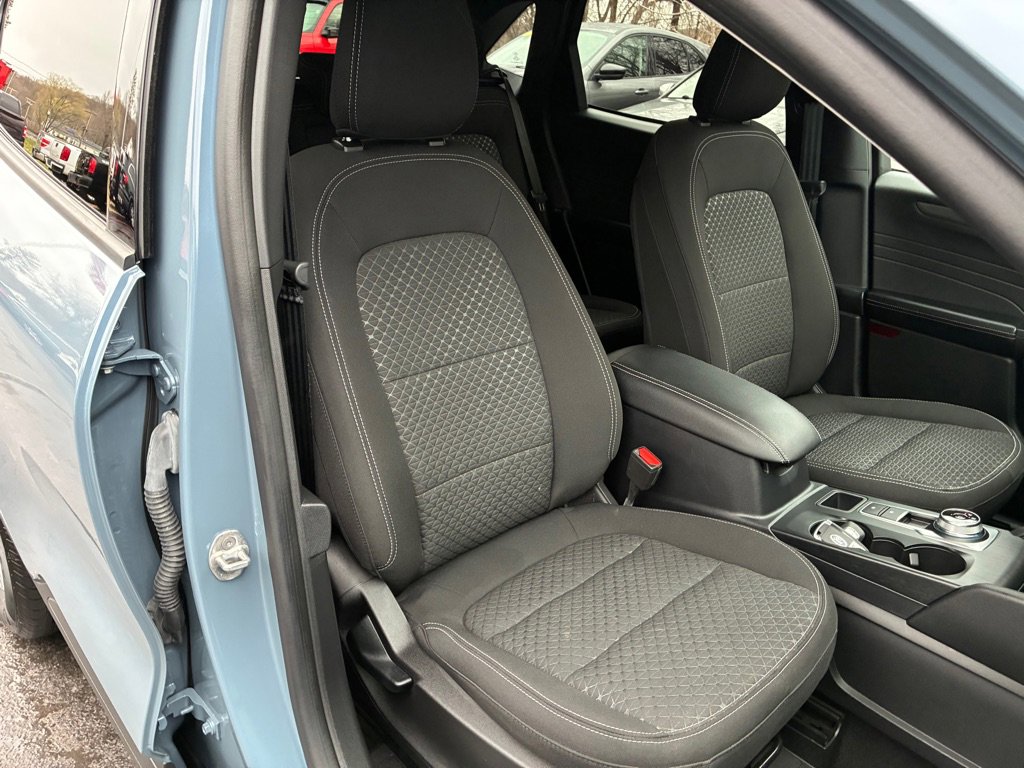 Used 2023 Ford Escape Active w/ Tech Pack #1 AWD/4WD image 21