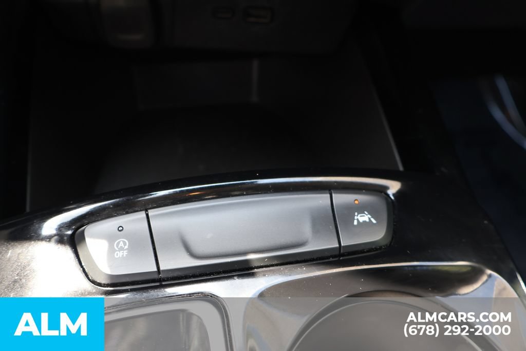 Used 2025 Chevrolet Trax LT FWD image 31
