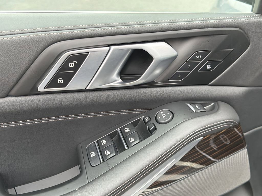 Used 2025 BMW X5 xDrive50e image 24