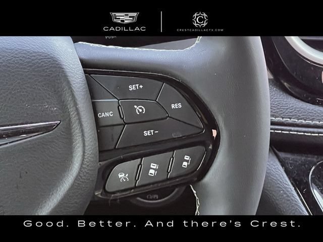 Used 2023 Chrysler Pacifica Touring-L w/ S Appearance Package FWD image 13