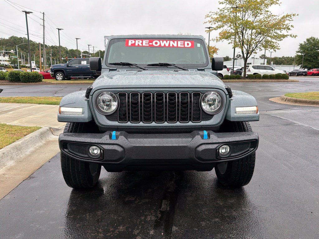 Used 2024 Jeep Wrangler Unlimited w/ Convenience Group AWD/4WD image 3