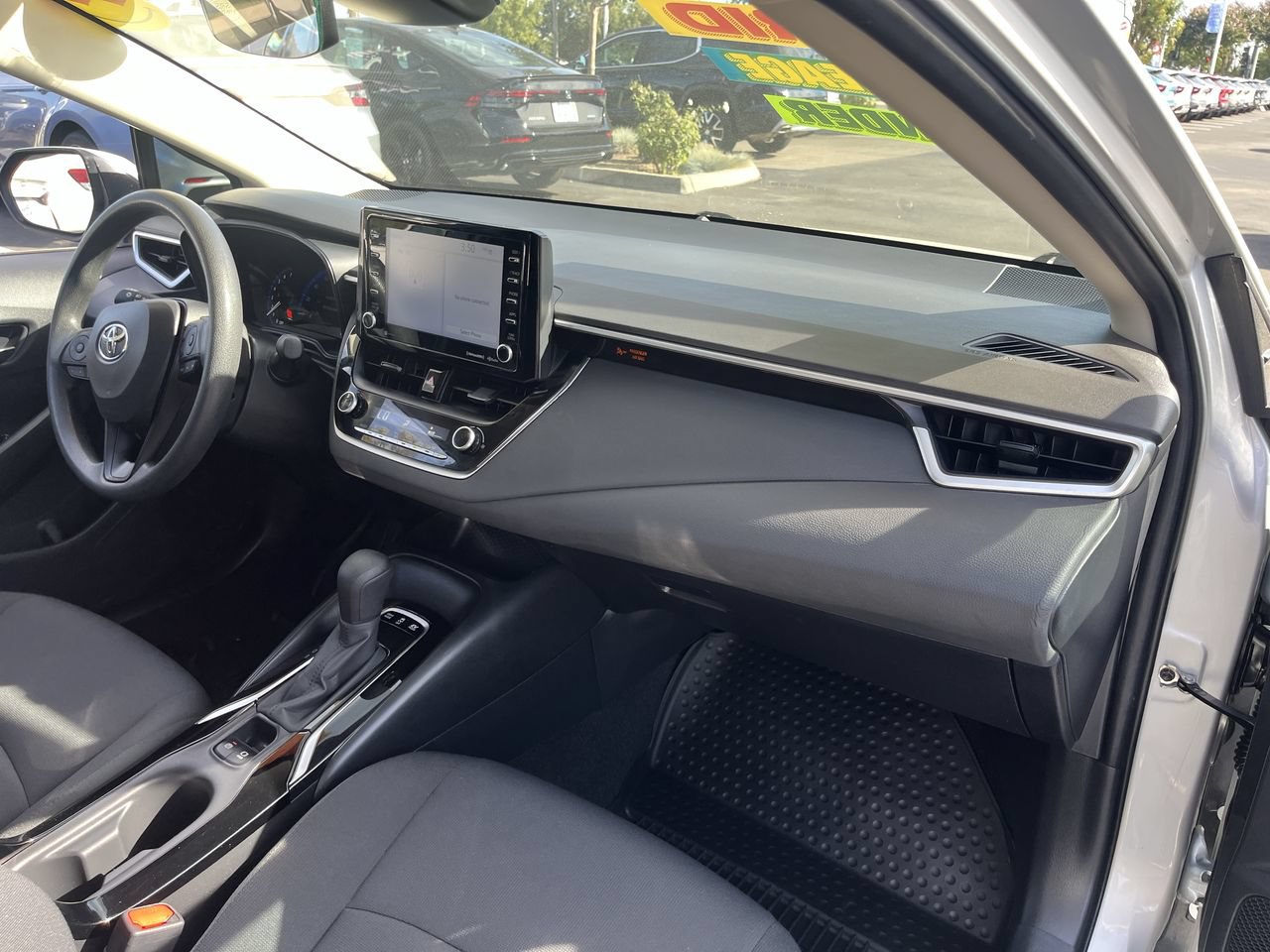 Used 2022 Toyota Corolla LE FWD image 25