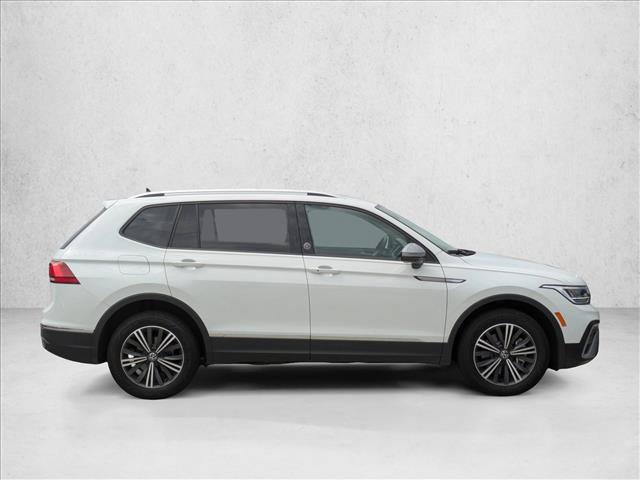 Used 2024 Volkswagen Tiguan Wolfsburg Edition AWD/4WD image 4