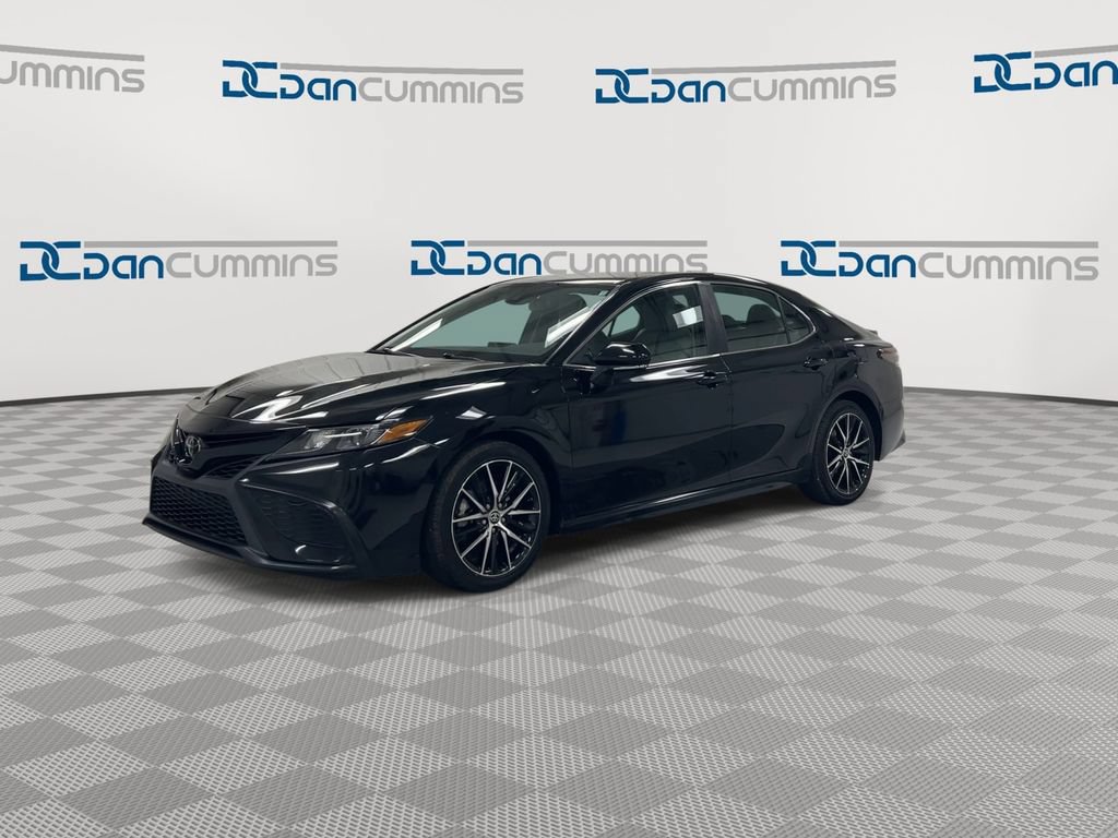 Used 2024 Toyota Camry SE w/ Convenience Package FWD image 4