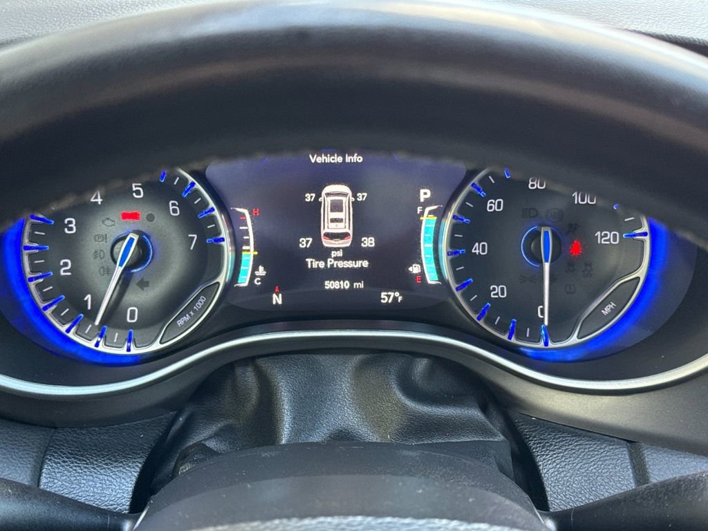 Used 2022 Chrysler Pacifica Touring-L FWD image 24